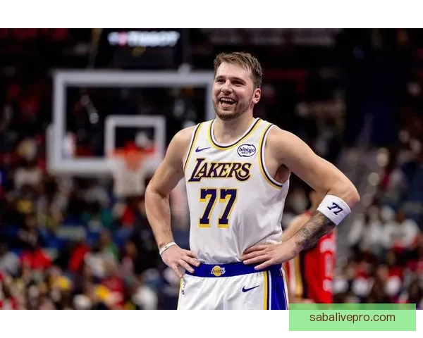 东契奇腿筋受伤老詹重回持球核心湖人依赖41岁老将撑局面