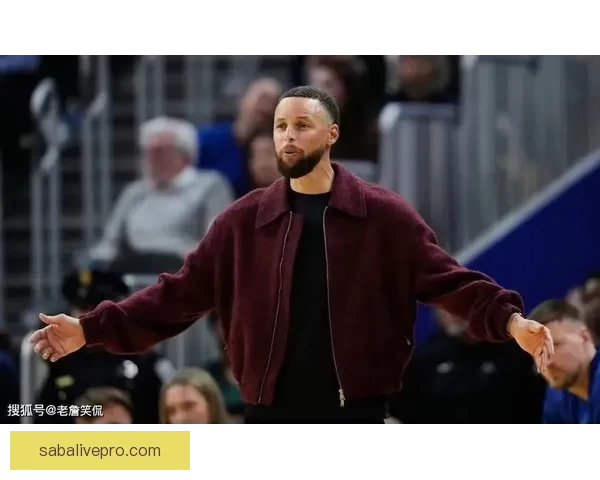 勇士官方：库里完成5对5对抗训练 本周末将接受重新评估